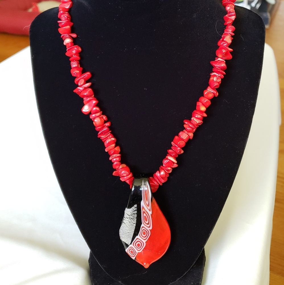 Glass Bead and Pendant Necklace Set